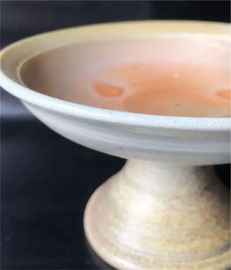 究極の美◼️蔵からかなり美しい盃の様な陶器が出てき