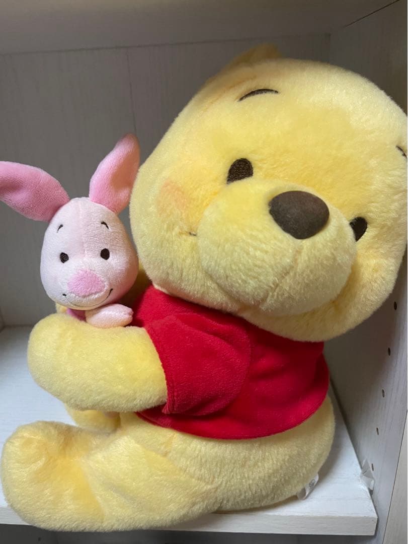 くまのプーさん ピグレット ハグ ぬいぐるみ - メルカリ