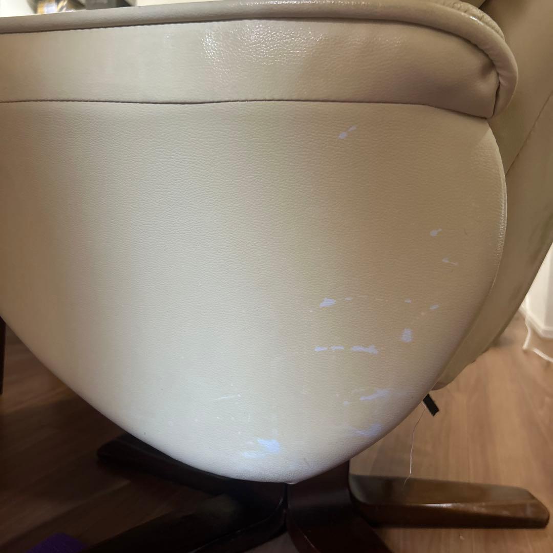 クリーム色フェイクレザーリクライニングソファ　裏リペア済　オットマン別売