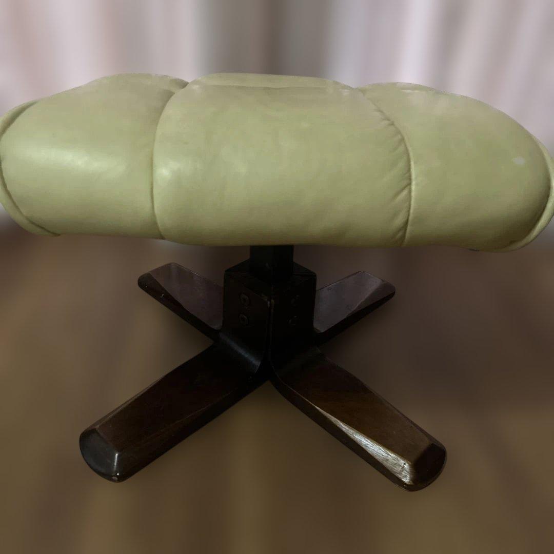 クリーム色フェイクレザーリクライニングソファ　裏リペア済　オットマン別売