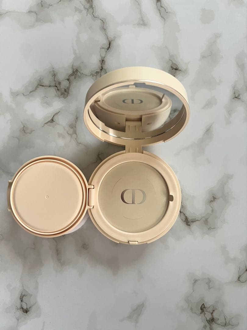 Dior スキン フォーエヴァークッション パウダー ラベンダー【箱無し未