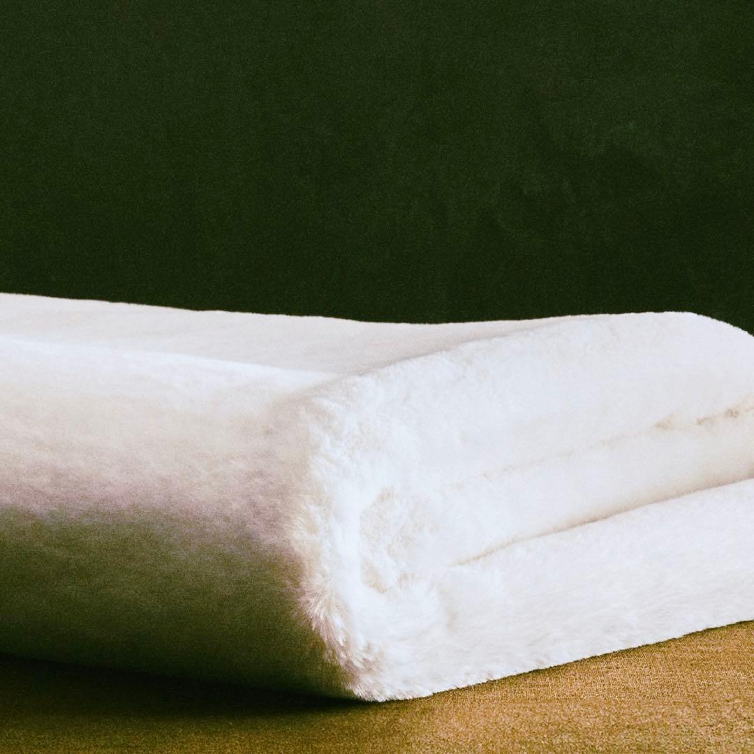 ザラホーム　ZARA  フェイクファーエコファーブランケット　白