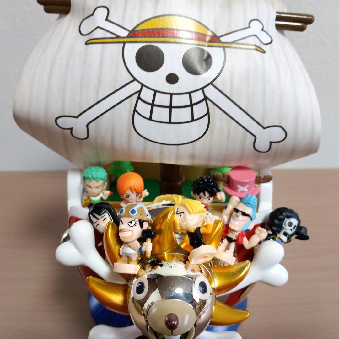 ワンピースフィギュアまとめ売り　17個　サニー号DX(レア品)　ルフィ　白ひげ