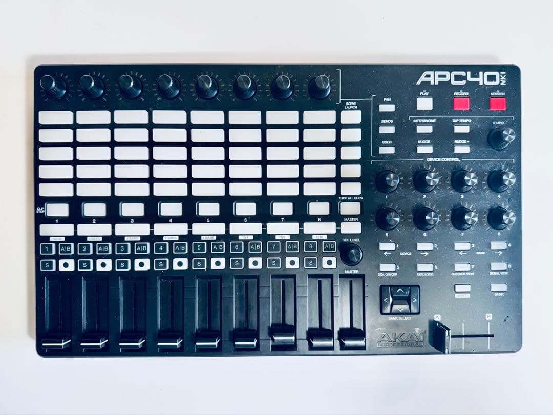 【専用カバー付き】AKAI professional APC40 MK2