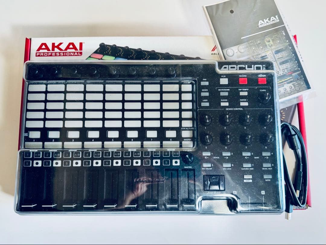 【専用カバー付き】AKAI professional APC40 MK2