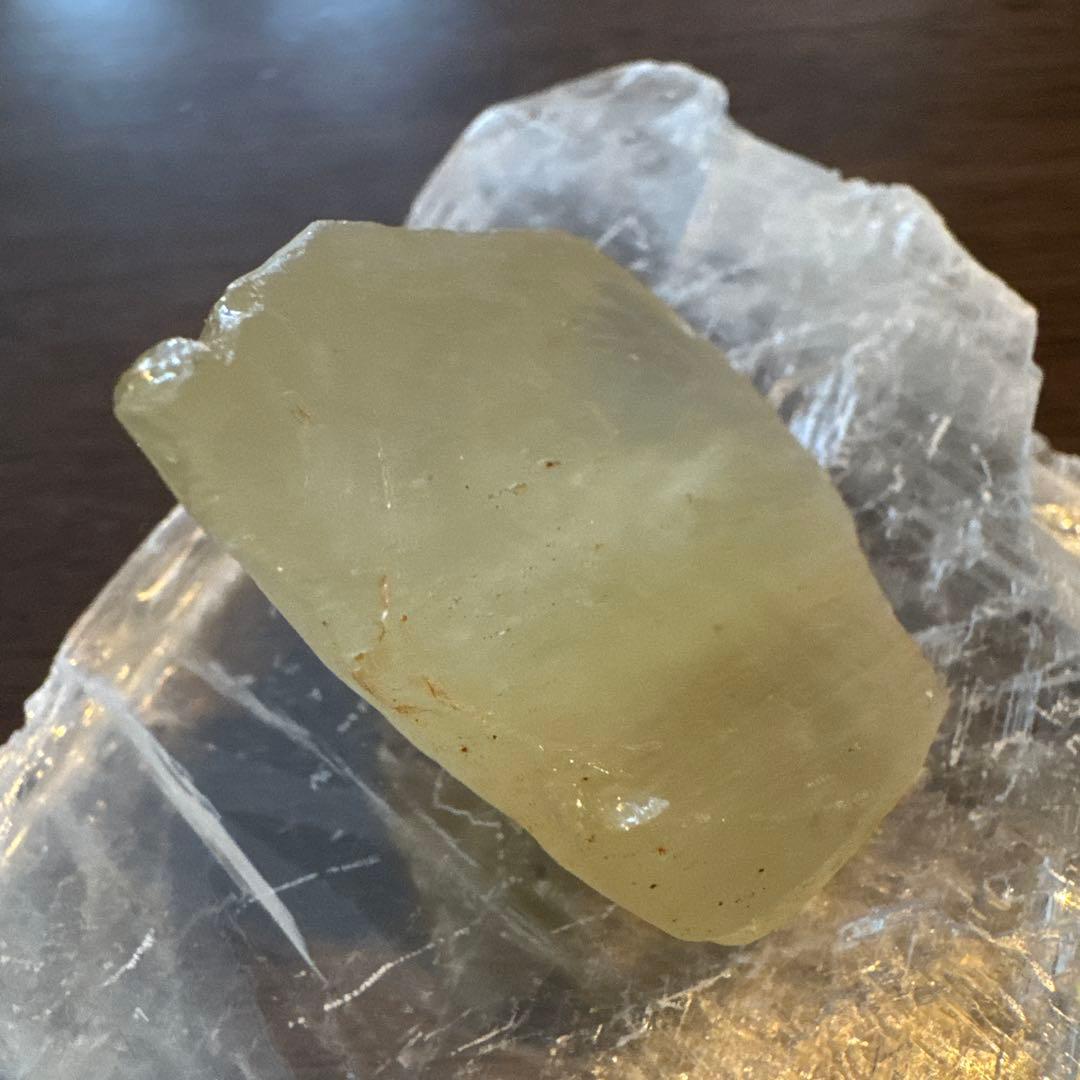 リビアングラス　原石　38.5g