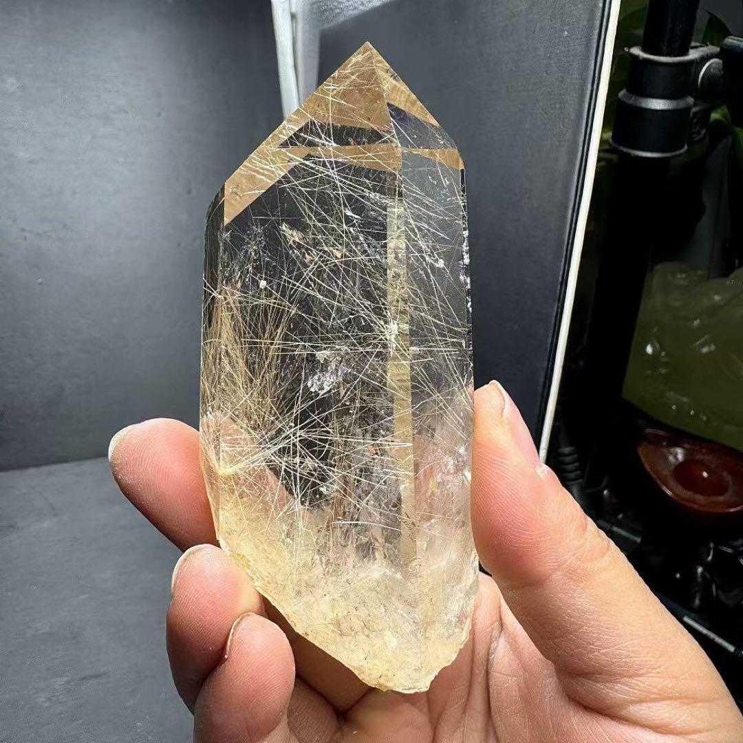 天然石ルチルクォーツのポイント　置物G. 537