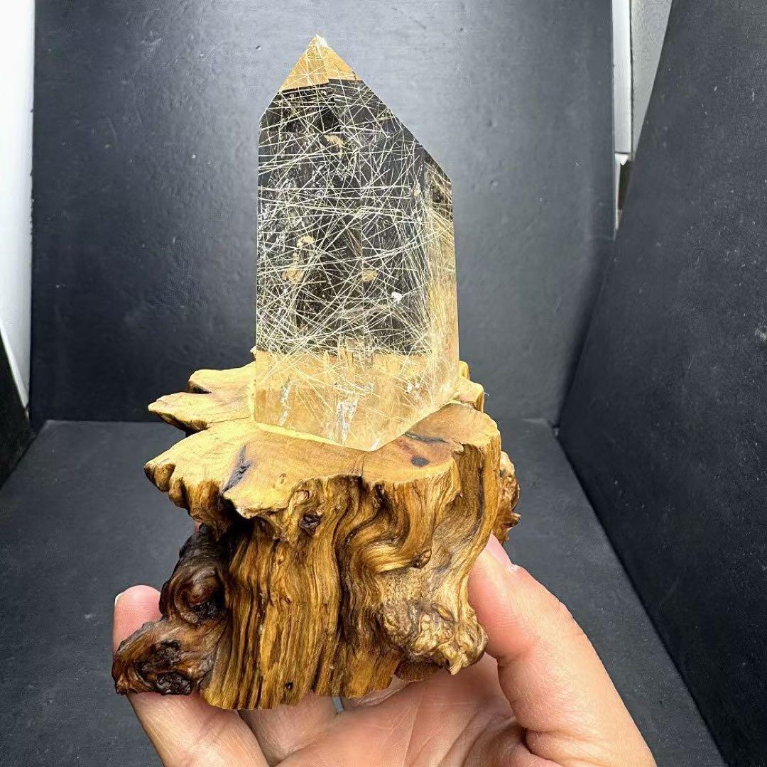 天然石ルチルクォーツのポイント　置物G. 537