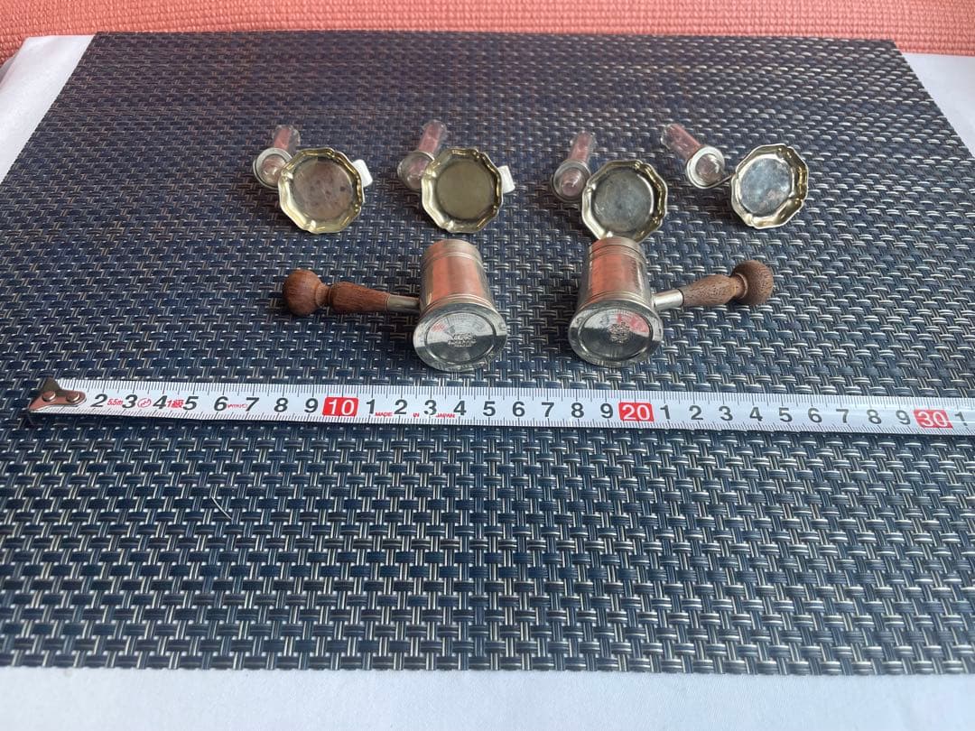 塩胡椒入れとキャンドルメニューSalt and pepper