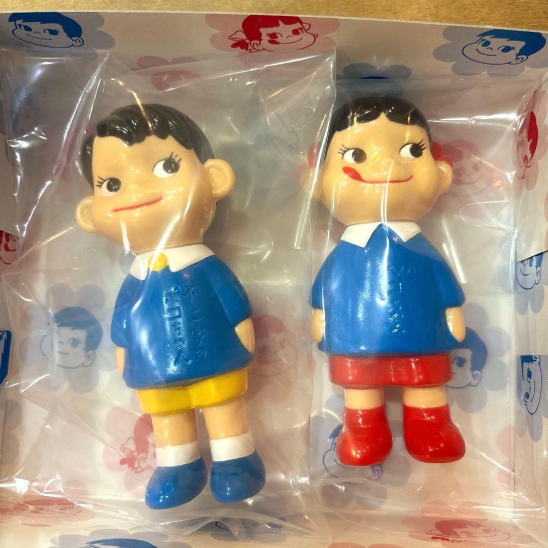 限定500セット 園児服を着た ペコちゃん ポコちゃん 未使用！ - メルカリ