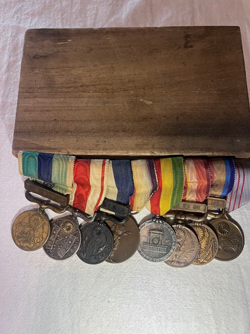 勲四等旭日小綬 メダルバー 略綬板 - メルカリ