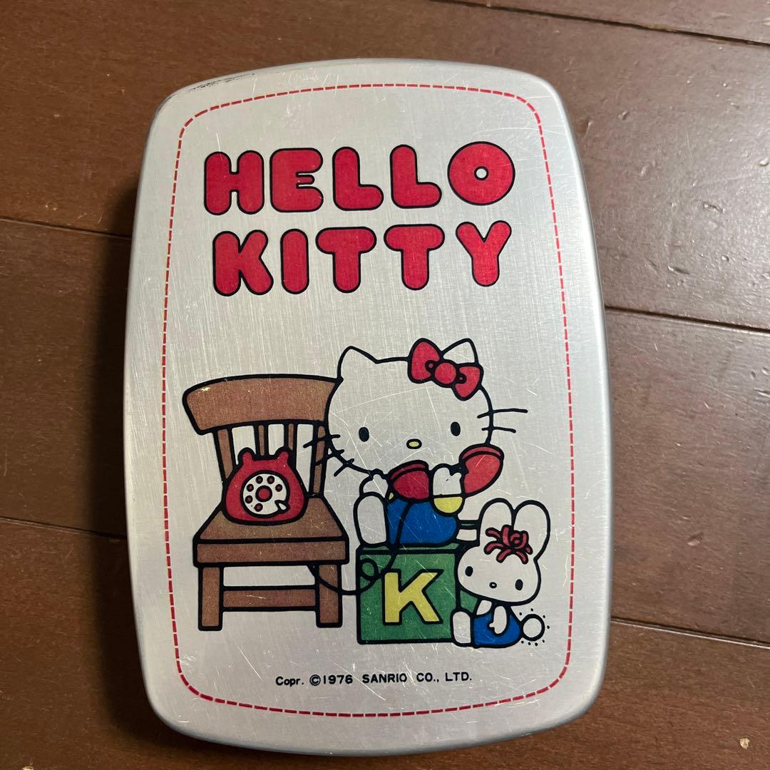 昭和レトロ アルミ弁当箱 1976キティちゃん - メルカリ