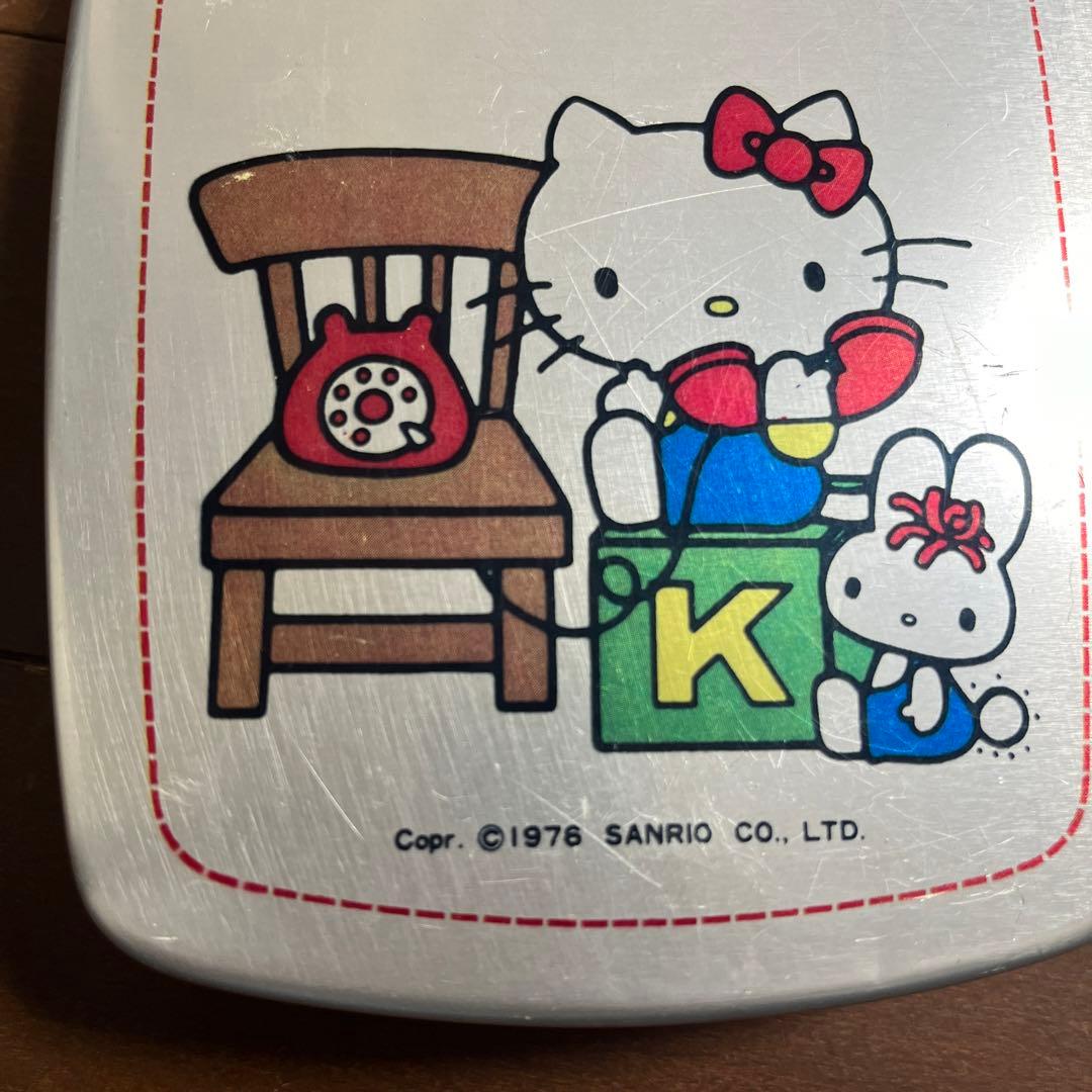昭和レトロ アルミ弁当箱 1976キティちゃん - メルカリ