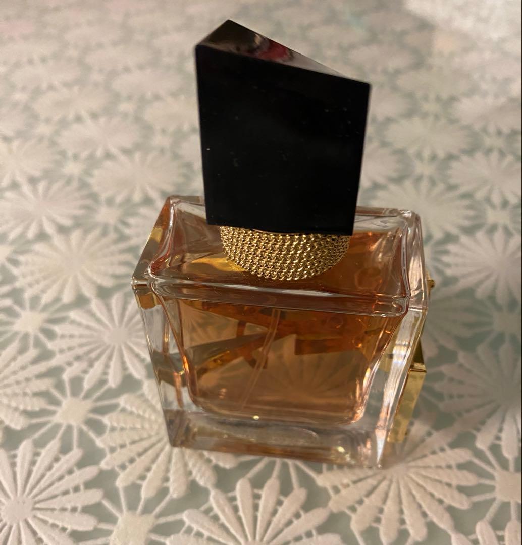 イヴ・サンローラン　リブレオーデパルファム　フローラル30ml 購入履歴あり