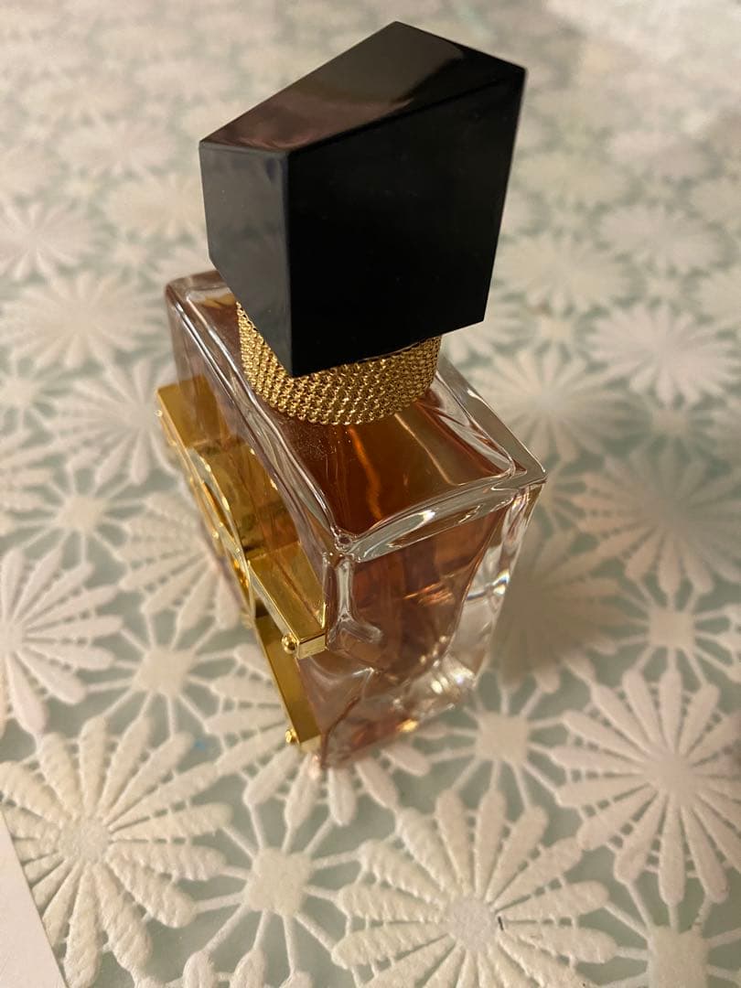 イヴ・サンローラン　リブレオーデパルファム　フローラル30ml 購入履歴あり