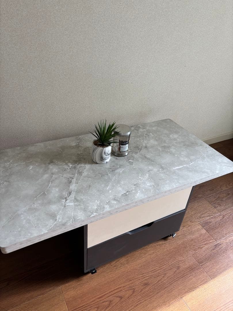 都内お引き渡し可能⭐︎大理石調⭐︎多機能センターテーブル 引き出し付き四つの椅子付き