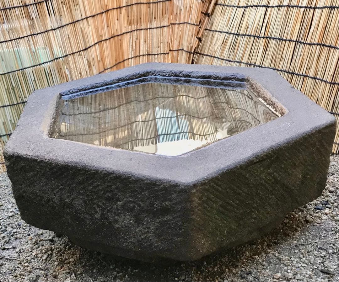 【六角水鉢・蹲・茶庭】庭石・オブジェ・置物・ガーデニング・バードバス