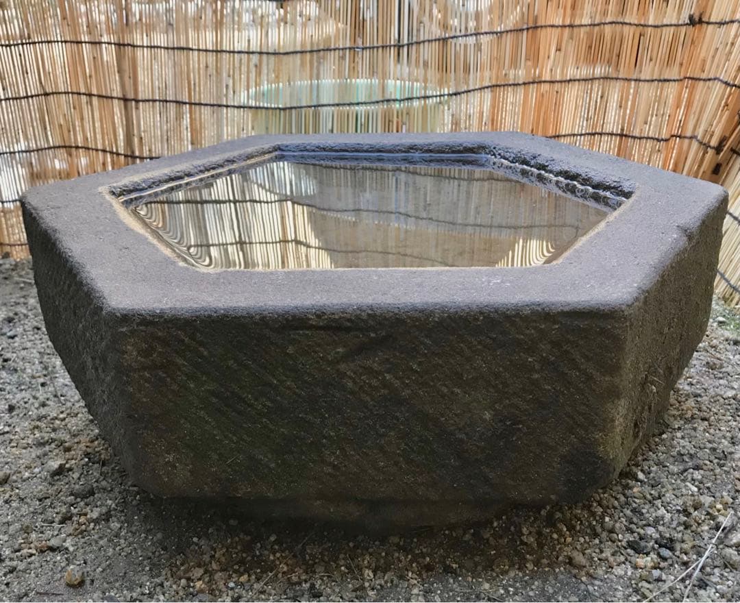 【六角水鉢・蹲・茶庭】庭石・オブジェ・置物・ガーデニング・バードバス