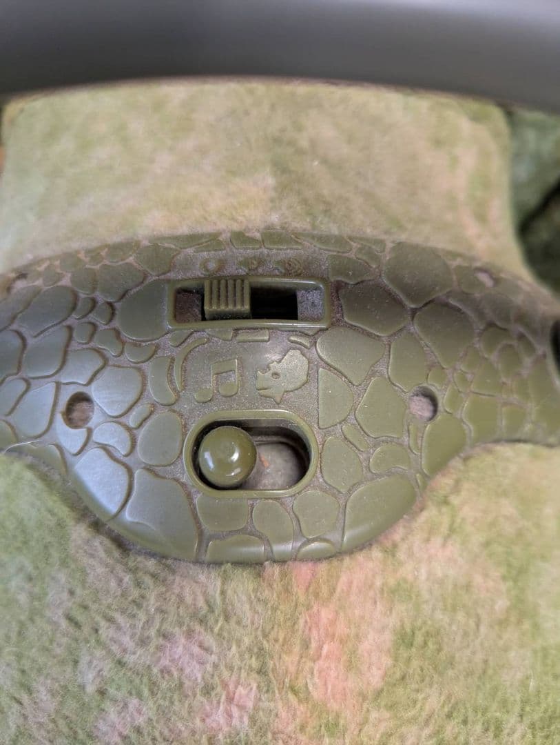 宮城送料無料】子供が乗れる動くトリケラトプス 恐竜玩具 ￥108,000