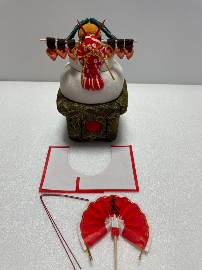 ハンドメイド　木目込み人形　鏡餅　緑系唐松模様の三宝