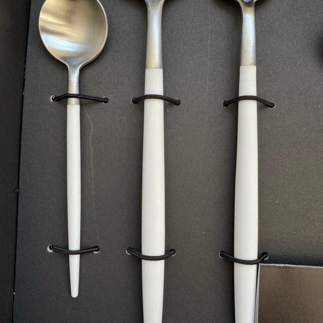 Cutipol クチポール　カトラリーセット　ホワイト　箱付き