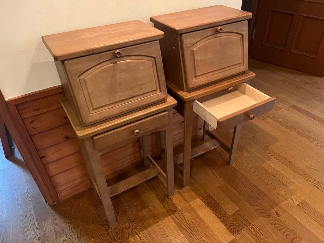 ライティングビューロー　karimoku サイドテーブル　1台