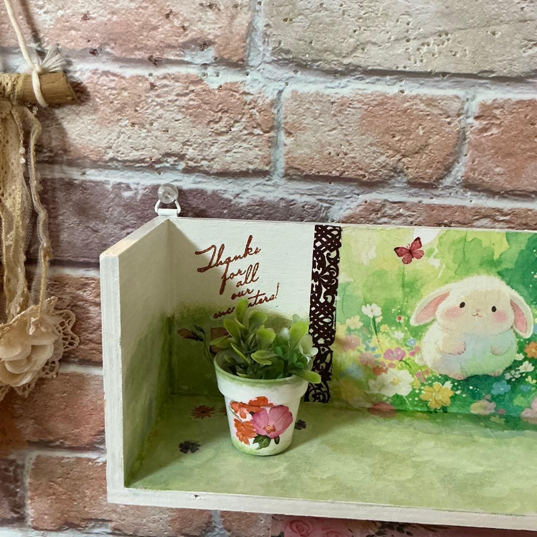 デコパージュ　ハンドメイド　吊り下げ飾り棚　うさぎちゃん