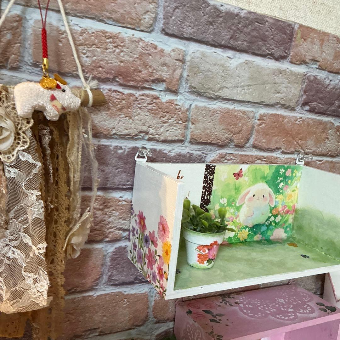 デコパージュ　ハンドメイド　吊り下げ飾り棚　うさぎちゃん