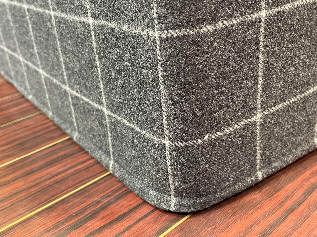 BUZZI SPACE スツール バジーキューブ フラット プフ オットマン