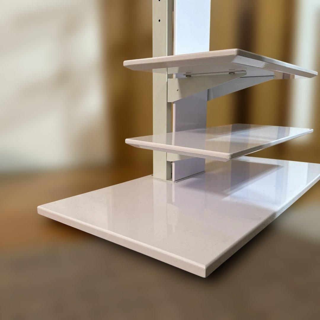 ホワイト合成樹脂テレビ台 棚付き