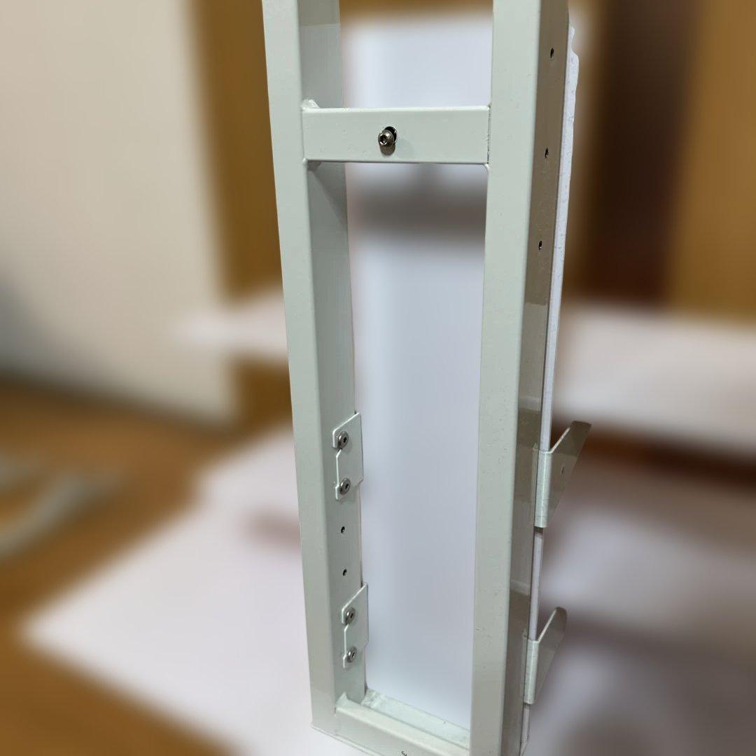 ホワイト合成樹脂テレビ台 棚付き