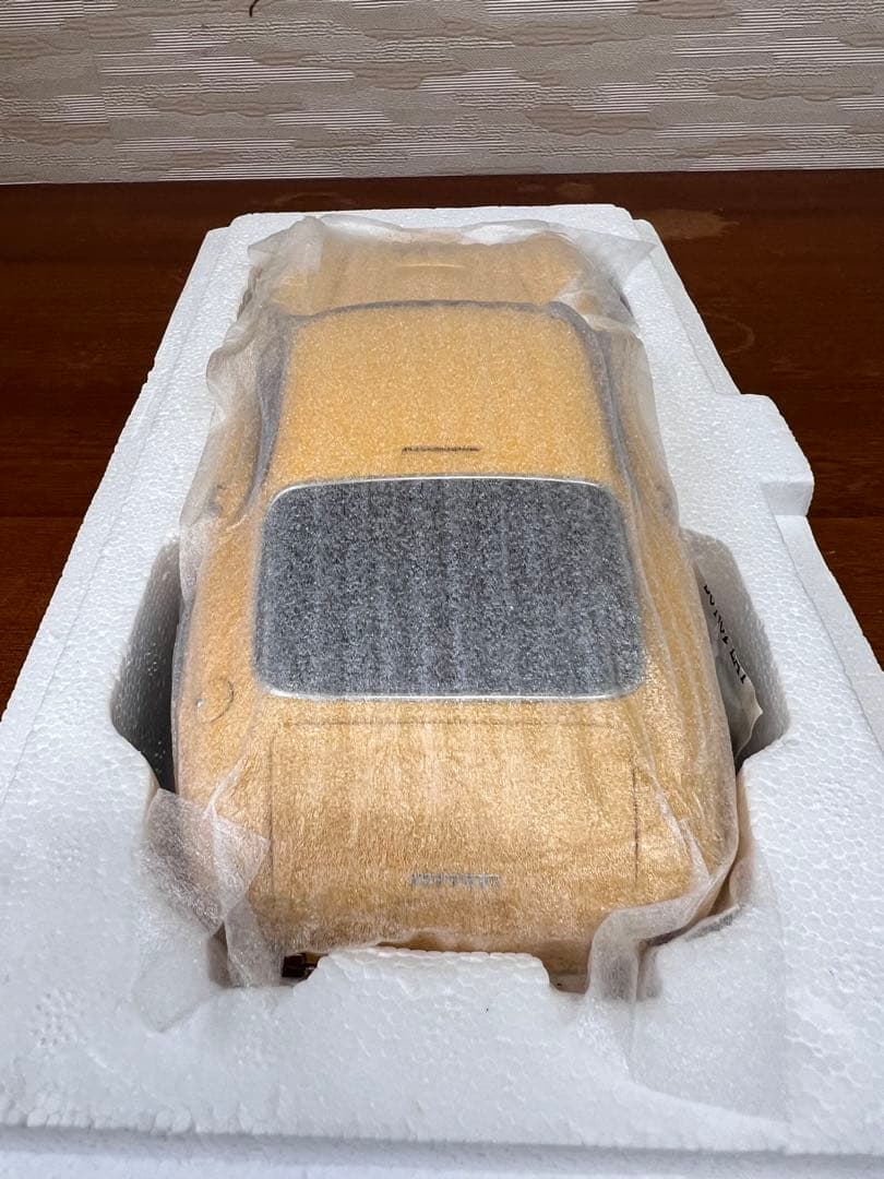 No279 ミニカー1/18 Ferrari 1961 250 GT