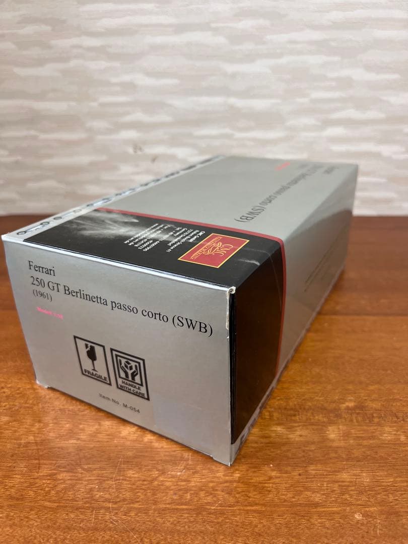 No279 ミニカー1/18 Ferrari 1961 250 GT