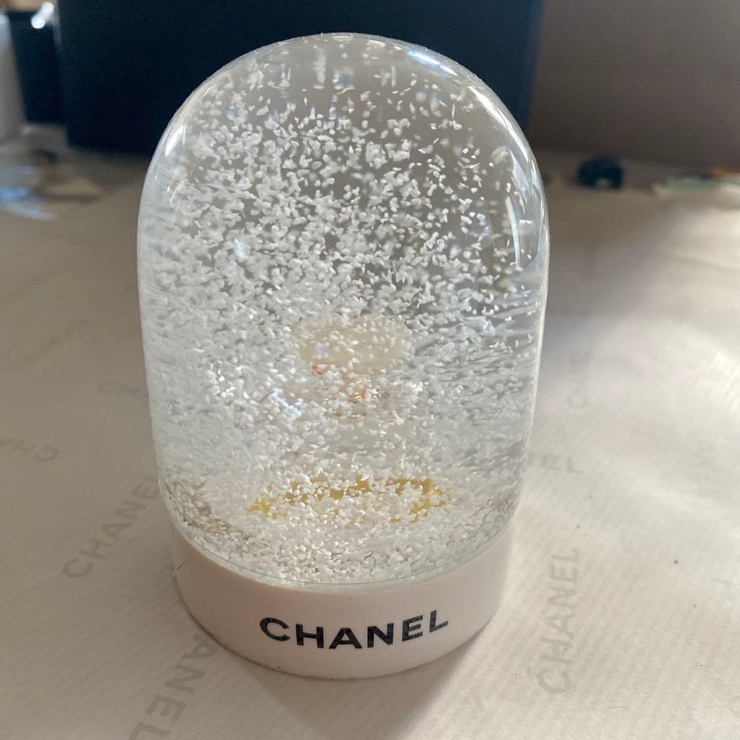 CHANELスノードーム　香水モチーフ