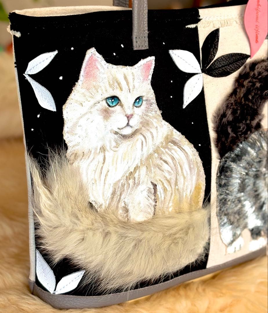 (手づくり)\"クロとシロちゃんのコントラスト\"猫のトートバッグアップリケ