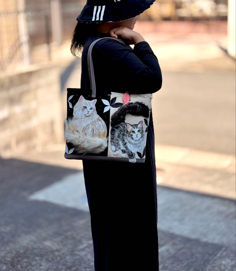 (手づくり)\"クロとシロちゃんのコントラスト\"猫のトートバッグアップリケ