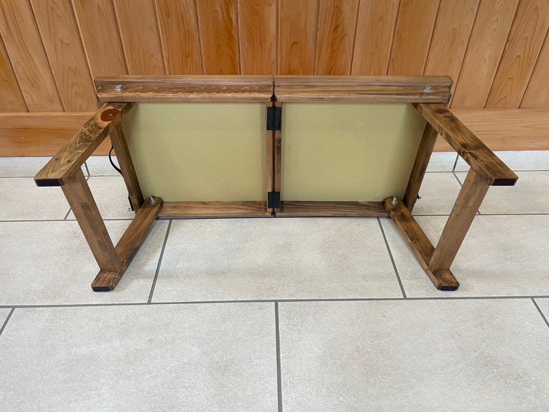 畳めて軽いヒノキのハンドメイドローテーブルでキャンプをもっと楽しんてください