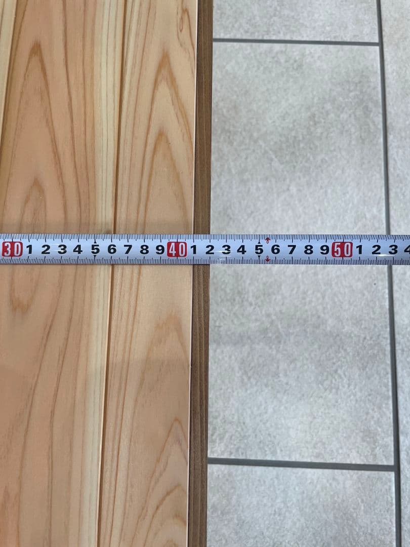 畳めて軽いヒノキのハンドメイドローテーブルでキャンプをもっと楽しんてください