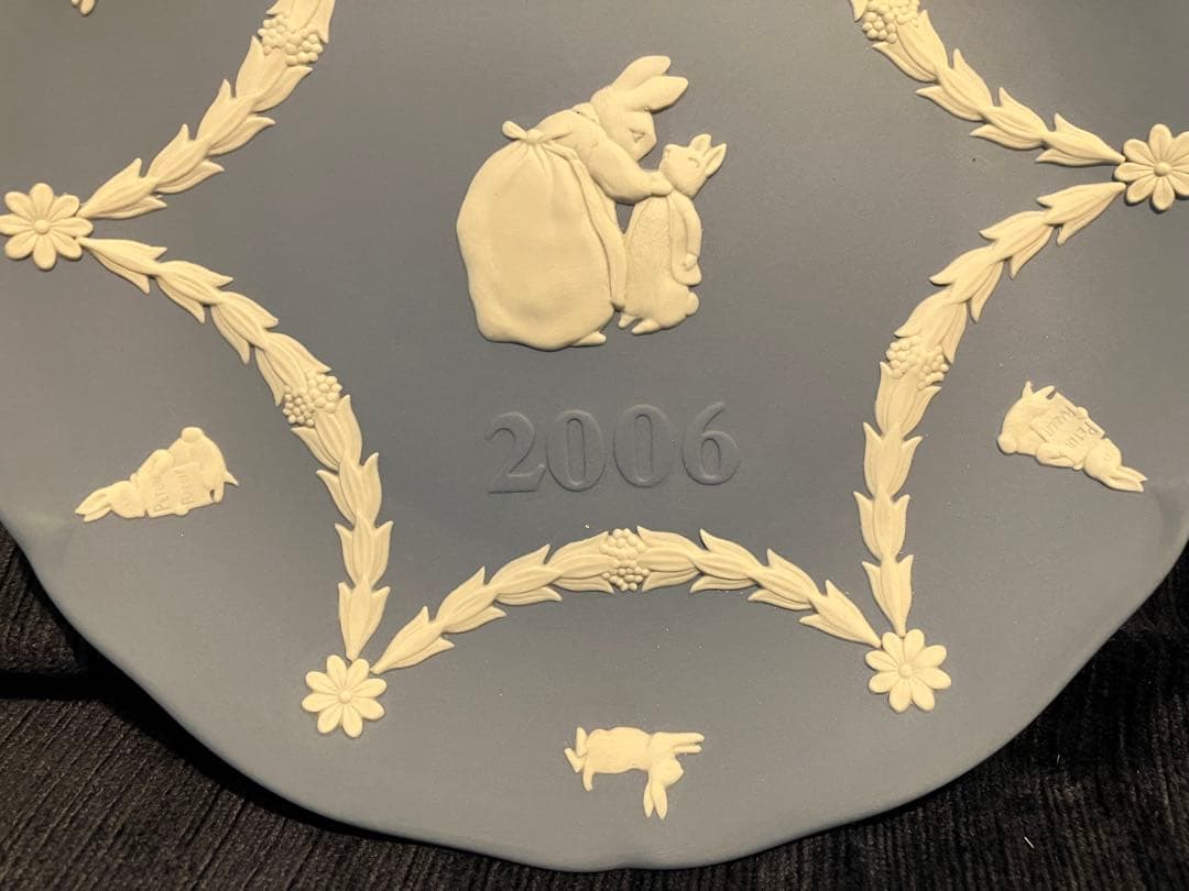 ウェッジウッド ジャスパー イヤー プレート　ピーター　ラビット 2006