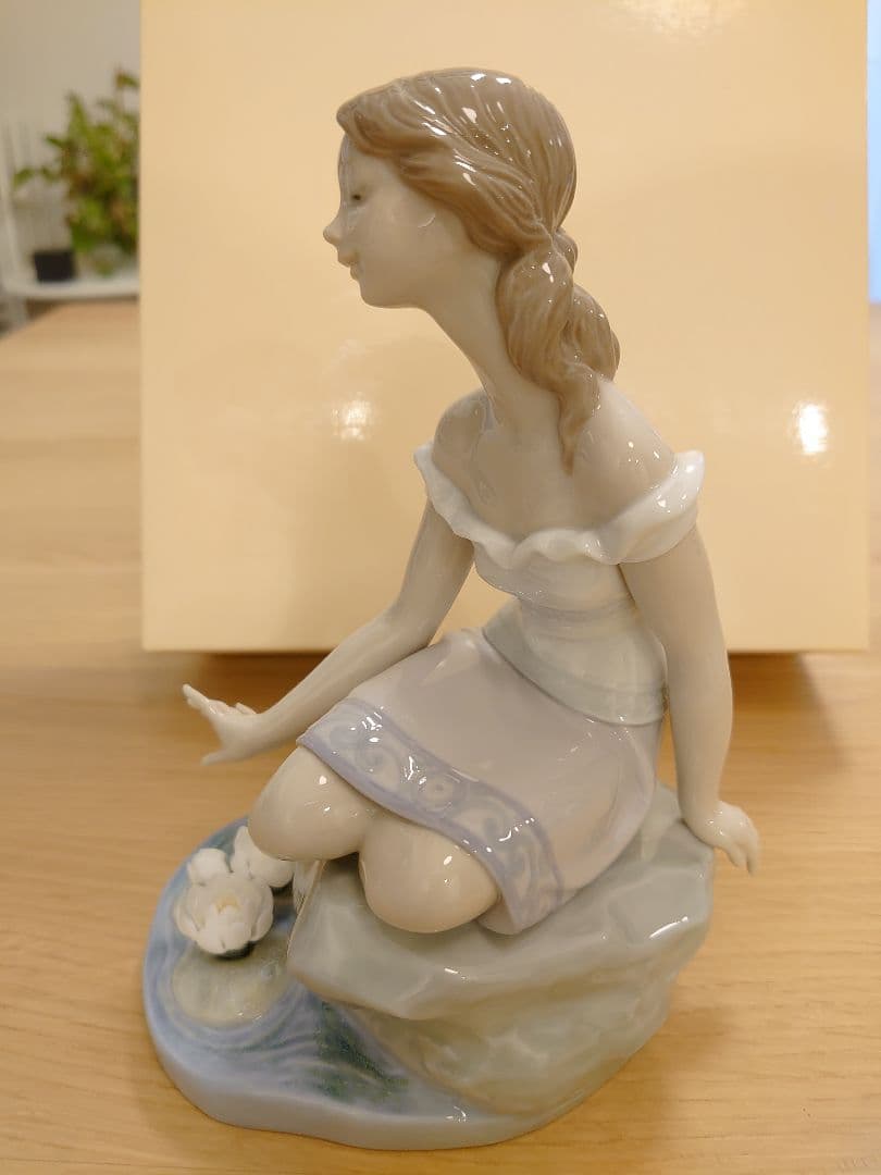 【2005年 会員限定】LLADRO リヤドロ 7706『ヘレネの思い出』