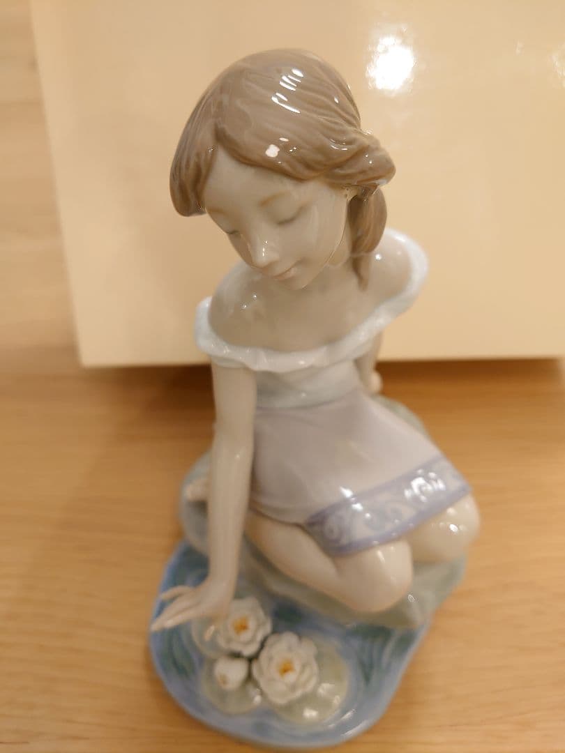 【2005年 会員限定】LLADRO リヤドロ 7706『ヘレネの思い出』