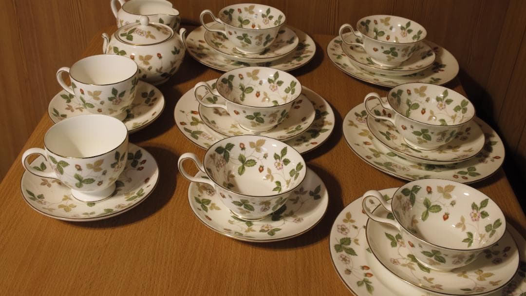  ワイルドストロベリー　食器セット