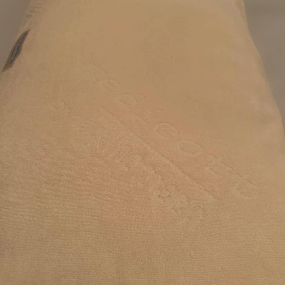 ドイツ製　ネックサポートピロー