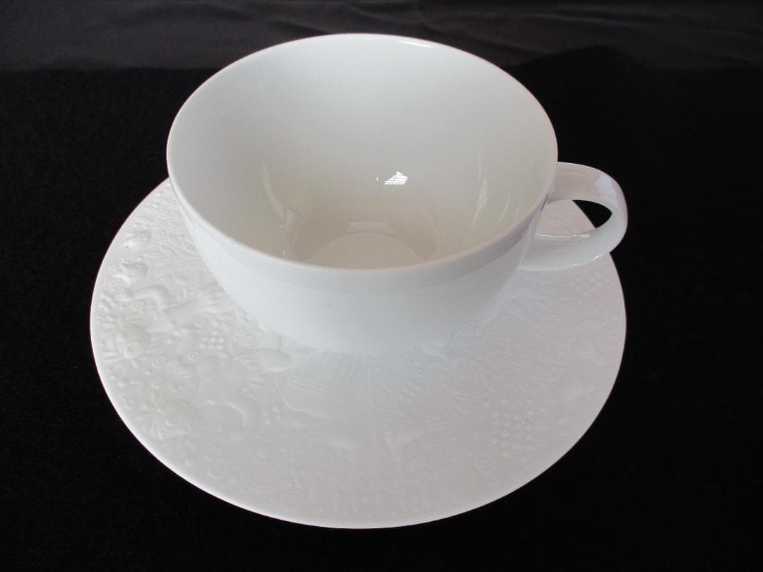 ローゼンタール、白いカップでティータイム！