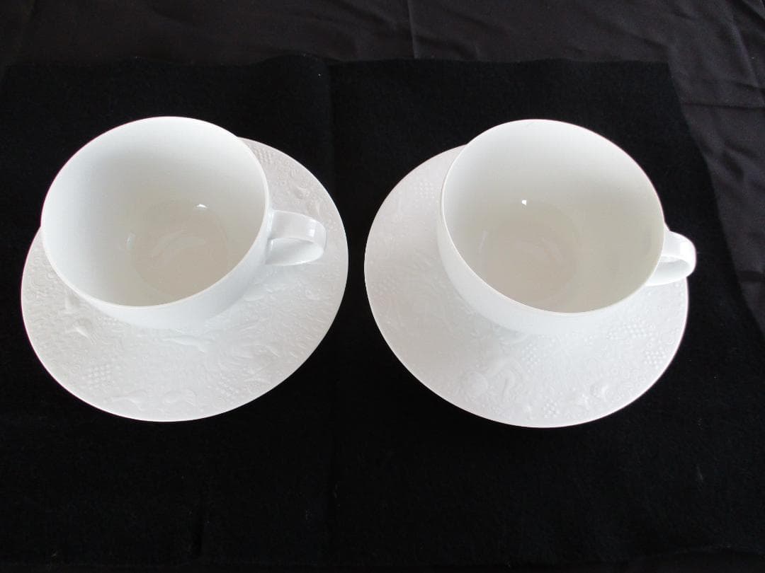 ローゼンタール、白いカップでティータイム！