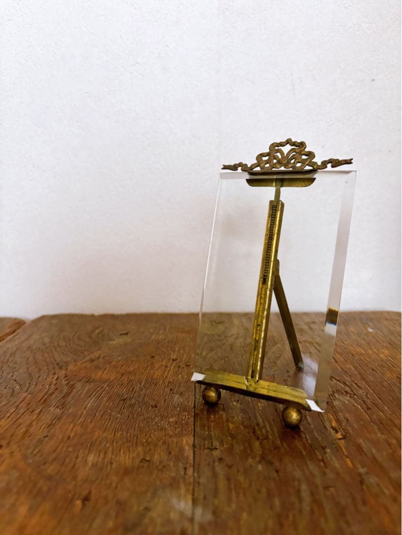 フランスアンティーク　真鍮製リボン装飾　フォトスタンド①