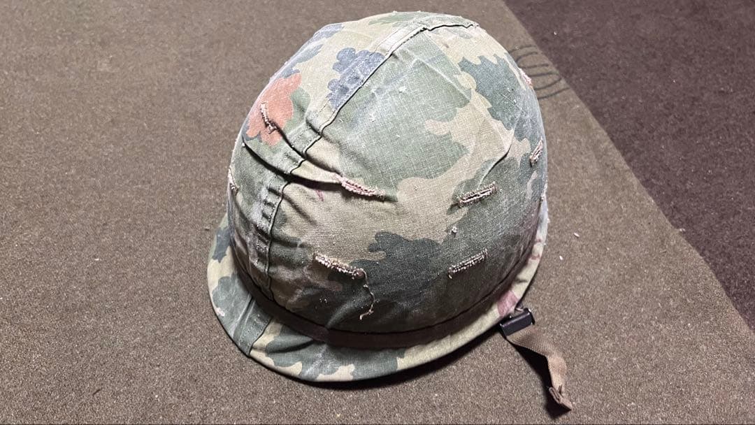 【実物】ヘルメット 米軍 ベトナム戦争M1 軍幕 ミッチェルパターン