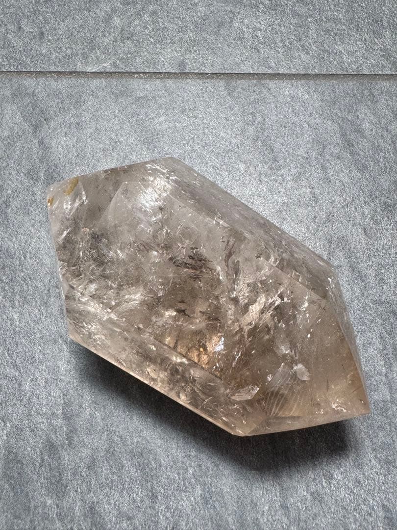 高品質◎バイカラーライトスモーキークォーツダブルポイント　虹＆リモナイトin