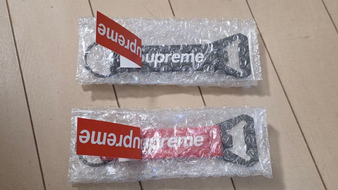 21FW Supreme Bottle Opener Keychain 赤 黒
