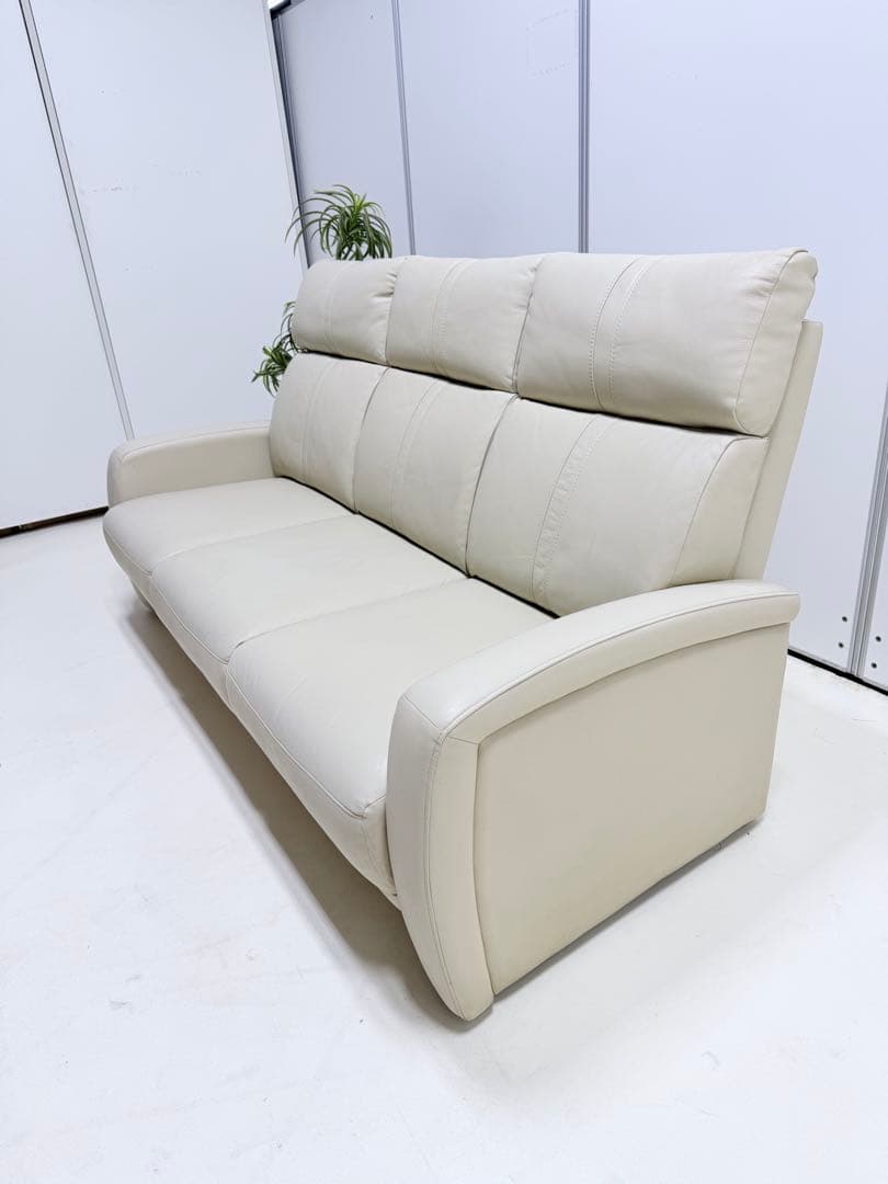 ニトリ　クリーム色 3人掛け レザー ソファ